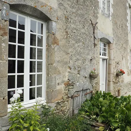 Les Grands-aulnais Bed and breakfast 3*